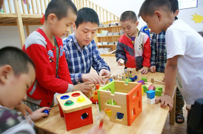 慶六一·伴成長，木玩?zhèn)鹘y(tǒng)獻愛云和幼兒園